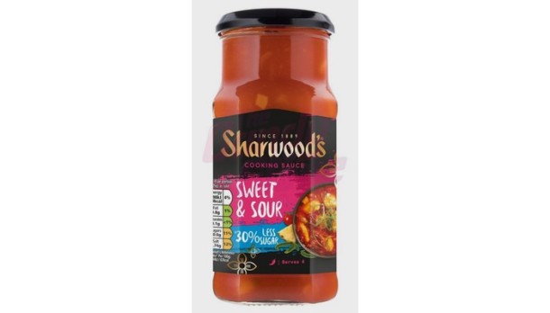 Sharwood's sweet and sour sauce with reduced sugar 425 g