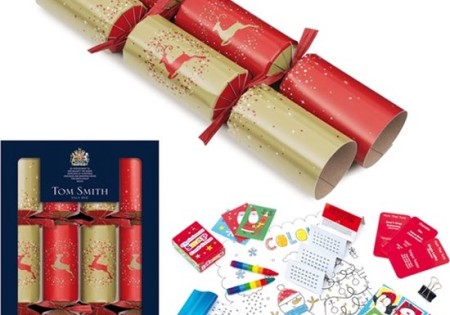 Christmas Crackers 12.5" X 8 Contemporary Family Tom Smith